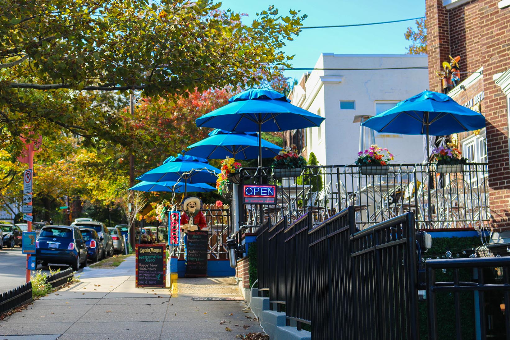 Outdoor dining in Cleveland Park, Washington, DC